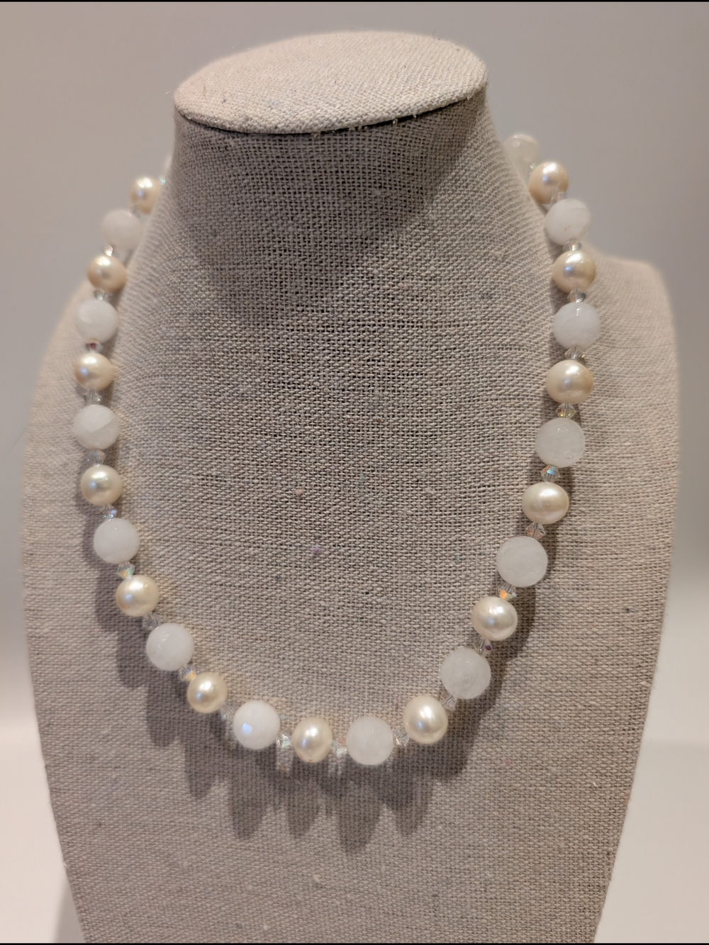 Classic White Pearl and Frosted Bead Necklace